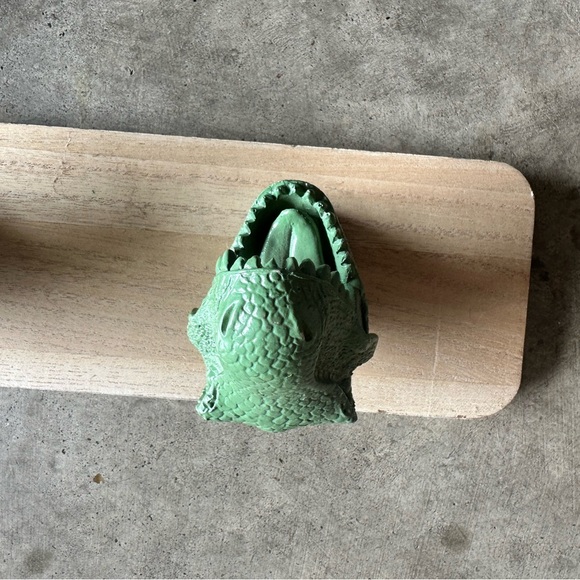 Dinosaur Head Wall Hooks - Picture 4 of 8